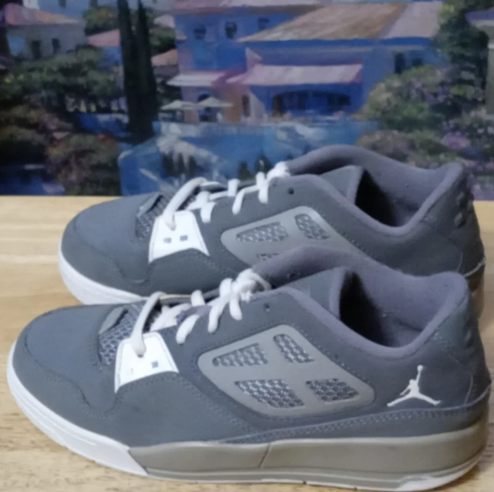 🏀Nike Air jordan flight 23,Size 2Y 🎢🎒Like 🆕New!, A Nice Gift Giving Item. 🎊 - Picture 10 of 11